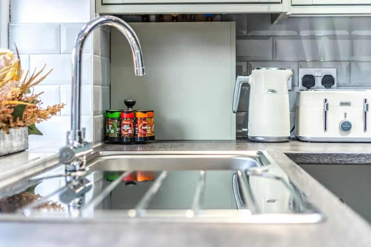 Bright Guest House In Canary Wharf Λονδίνο