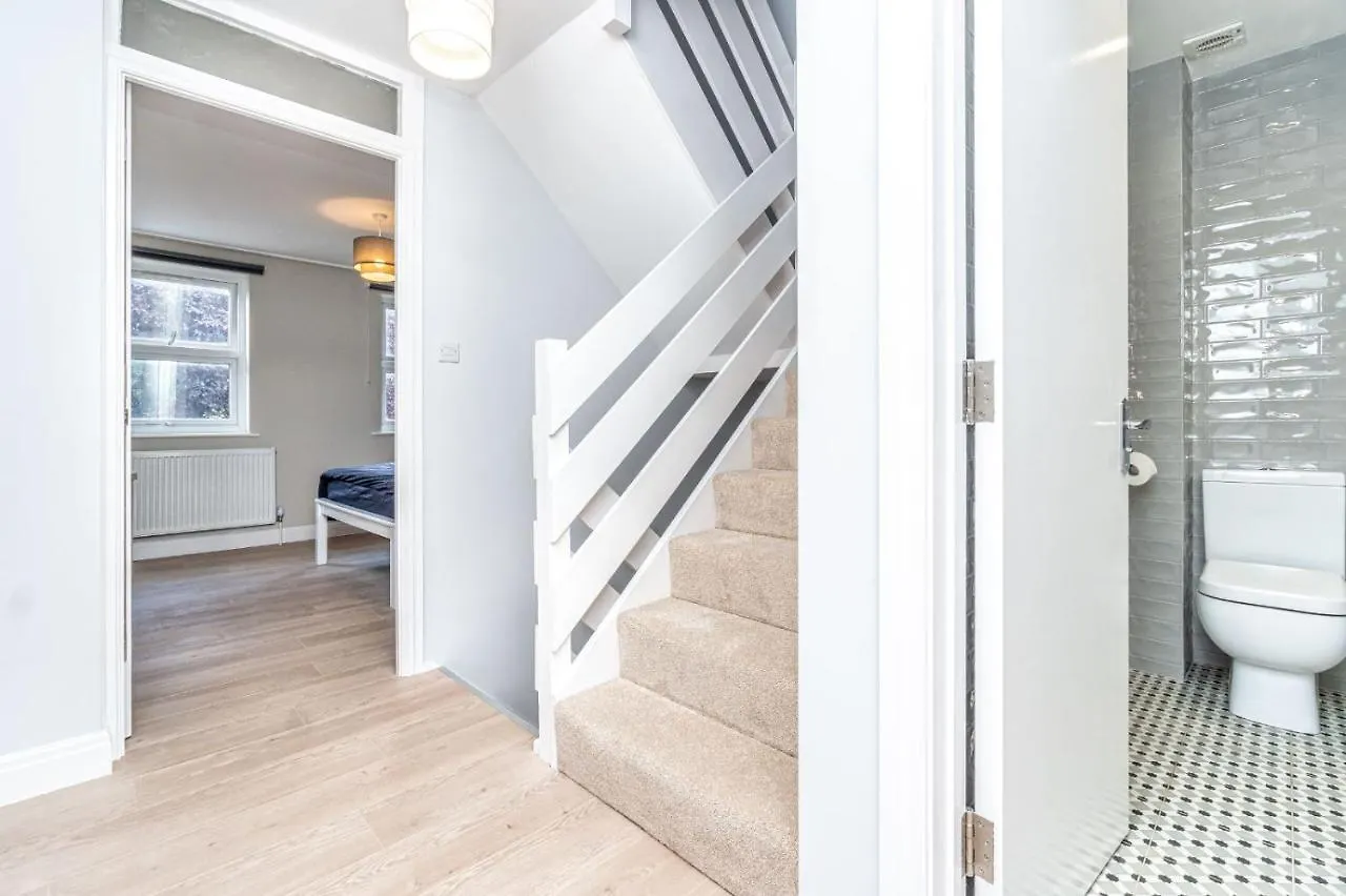 Bright Guest House In Canary Wharf London 0*,
